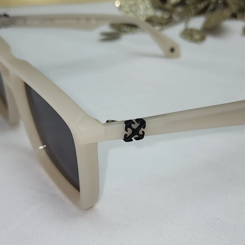 Authentic Off - White OERI13W Stratford 6107 Sunglasses With Case